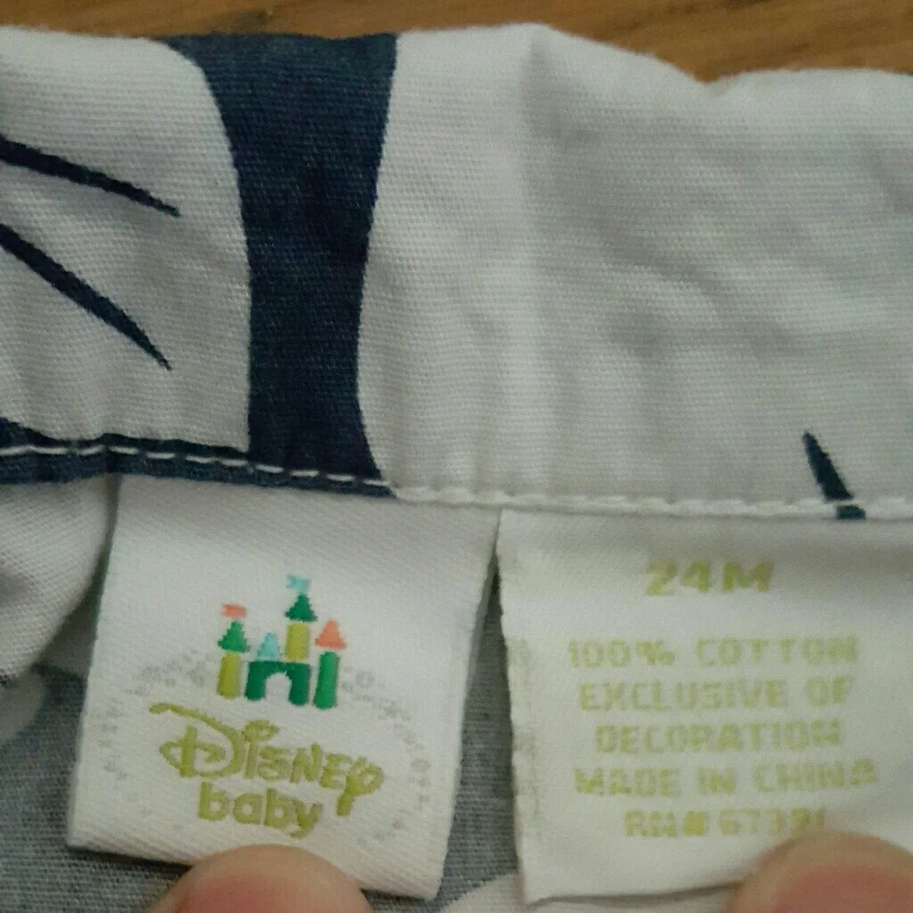 NWOT Disneyland 2pc Short Sleeve/shorts  'TIGGER' Outfit - Picture 3 of 3